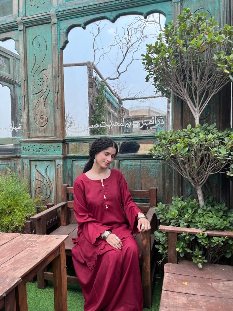 Maroon set | MIZAAJ
