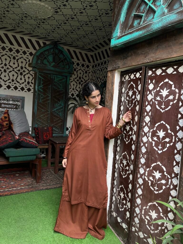 Brown set | Mizaaj